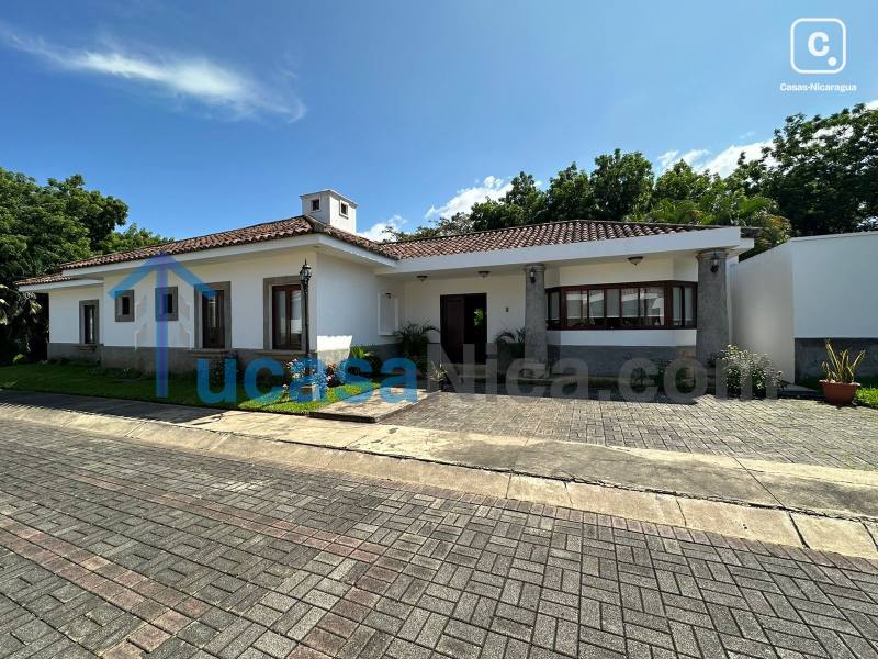 Casa en venta en Las Colinas, Managua – 3 hab, 210 m²