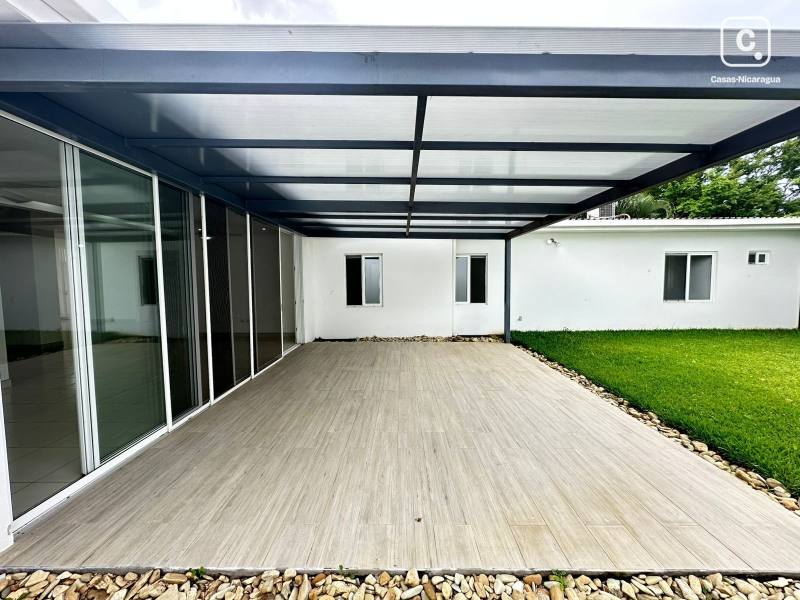 House for sale or rent in Las Colinas, Managua – 5 beds, 280 m²