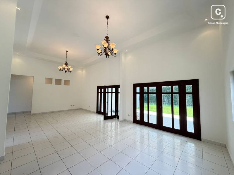 Apartment for rent in Carretera Masaya, Managua – 4 beds, 250 m²