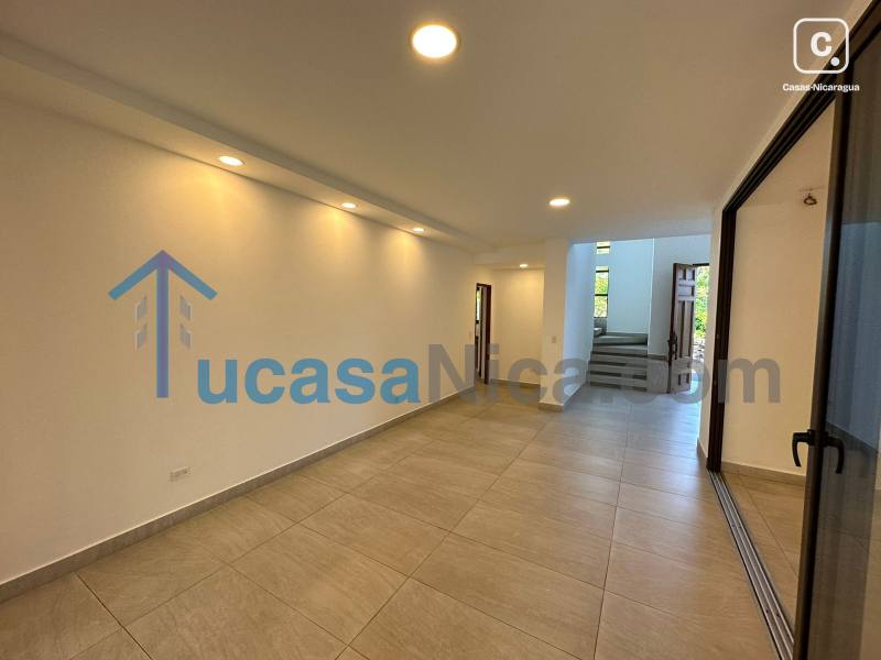 Casa en alquiler en Los Robles, Managua – 4 hab