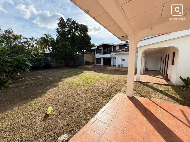 Office for sale or rent in Altamira, Managua – 300 m²
