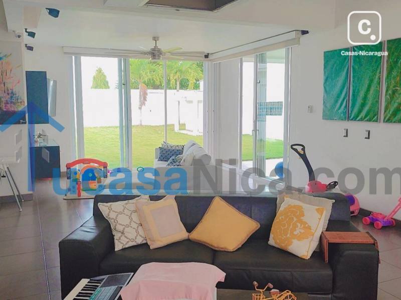 Apartment for sale or rent in Las Colinas, Managua – 5 beds, 225 m²