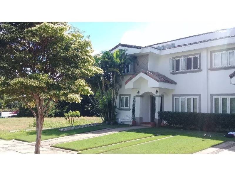 Apartamento en alquiler en Carretera Masaya, Managua – 4 hab, US$ 800/mes