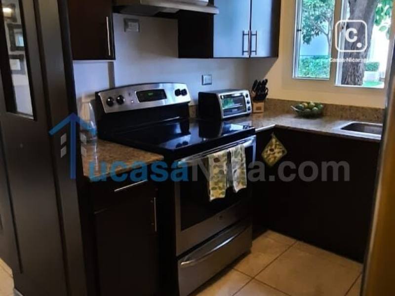 Apartamento en alquiler en Las Colinas, Managua – 4 hab, US$ 1,000/mes