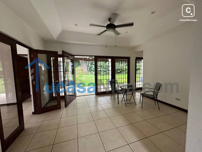Apartamento en venta o alquiler en Santo Domingo, Managua – 4 hab, US$ 350,000