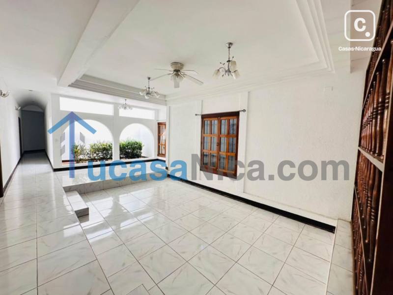 Apartment for rent in Villa Fontana, Managua – 4 beds, US$ 1,500/month