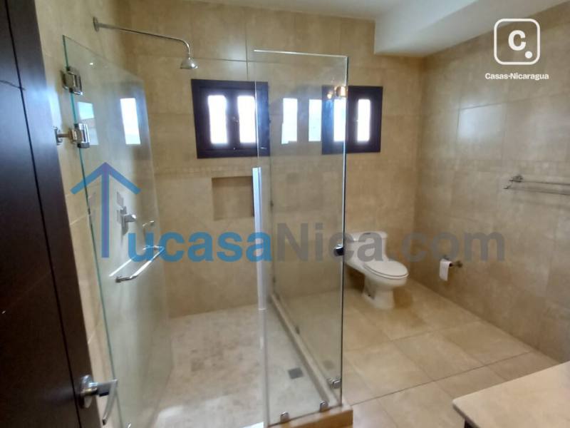 Apartamento en venta o alquiler en Las Colinas, Managua – 5 hab, US$ 350,000