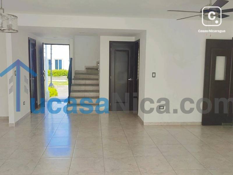Apartment for rent in Las Colinas, Managua – 5 beds, 190 m²