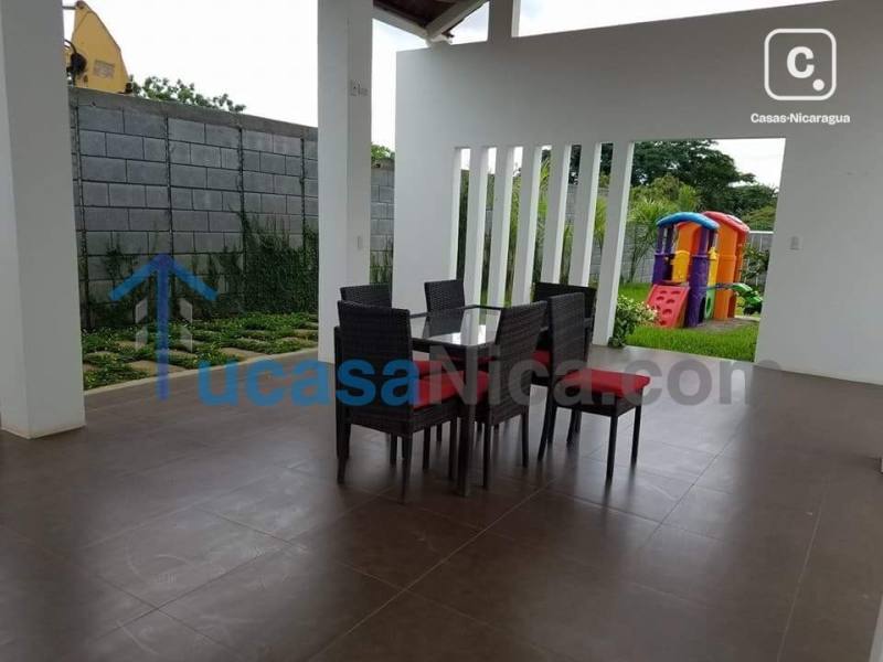 Apartamento en alquiler en Las Colinas, Managua – 4 hab, US$ 900/mes