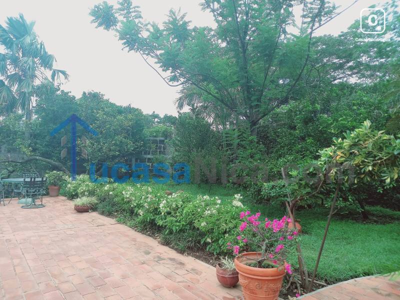 Apartamento en alquiler en Las Colinas, Managua – 4 hab, Ref TUCACR0075