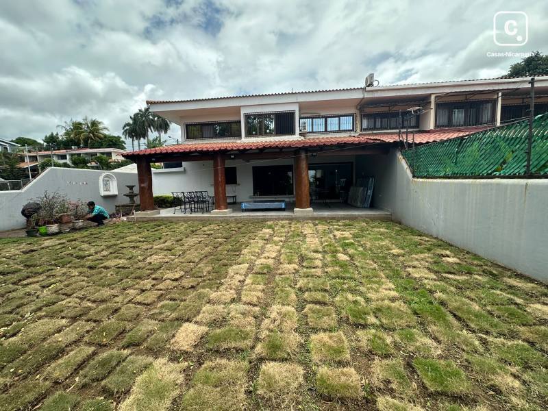 Casa en alquiler en Santo Domingo, Managua – 4 hab, 220 m²