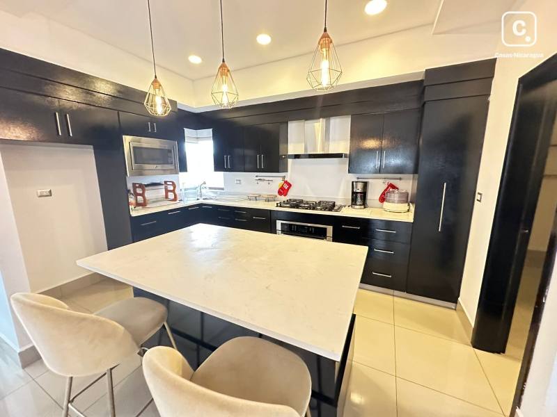 Apartamento en alquiler en Santo Domingo, Managua – 4 hab, 280 m²