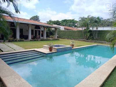 Apartamento en venta o alquiler en Santo Domingo, Managua – 4 hab, US$ 400,000