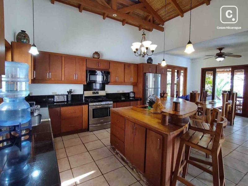 Beach house for sale in Tola, Rivas – 5 beds, 324 m²