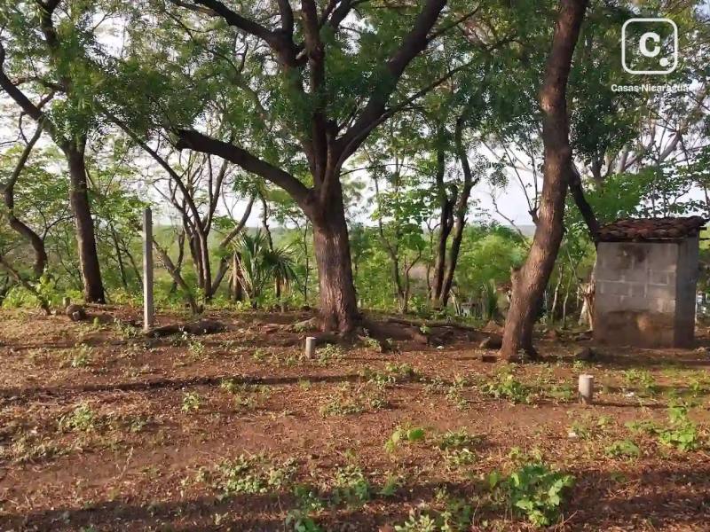 Lot for sale in León – 127,822 m²