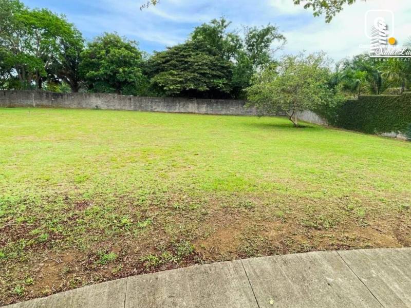 Casa en venta en Santo Domingo, Managua – 1,933 varas²