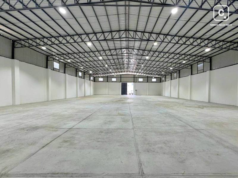 Alquiler Bodega 1200m2 zona Mercado de Mayoreo 