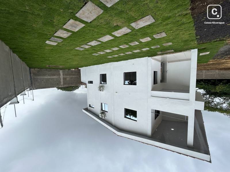 Casa en venta en Granada – 3 hab, 240 m²