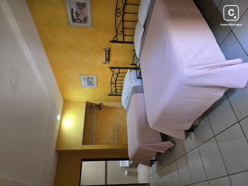 Local comercial en venta en Los Robles, Managua – 883 m²