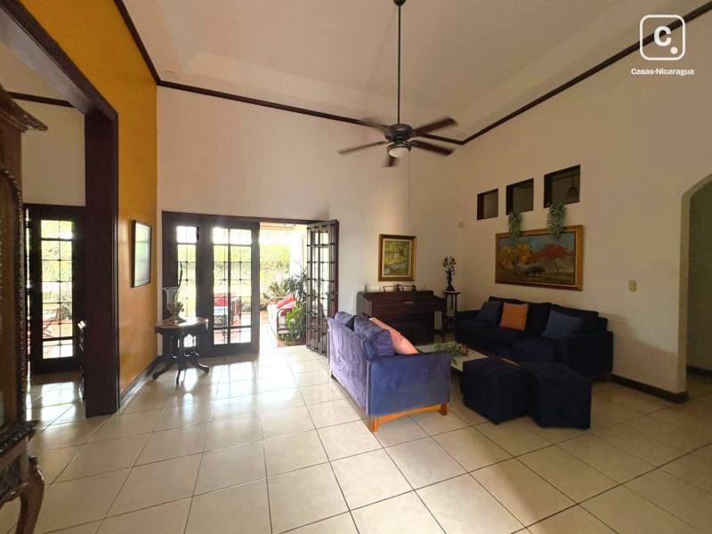 Apartamento en alquiler en Managua – 3 hab, 320 m²