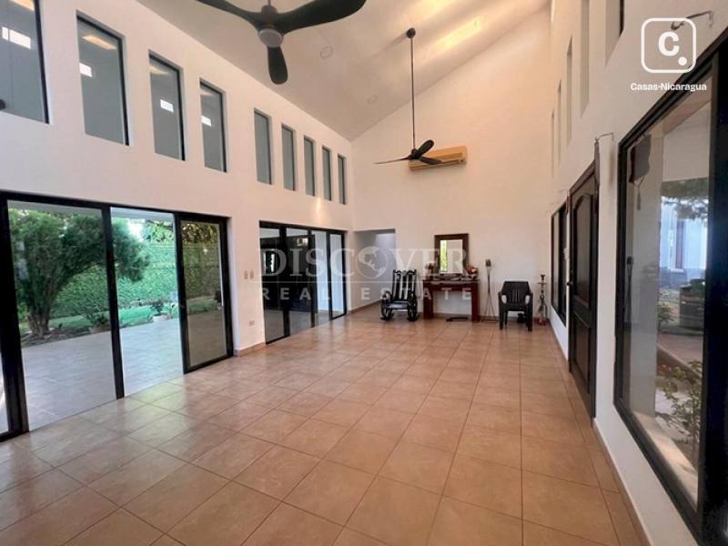 House for rent in Chinandega – 3 beds, 420 m²
