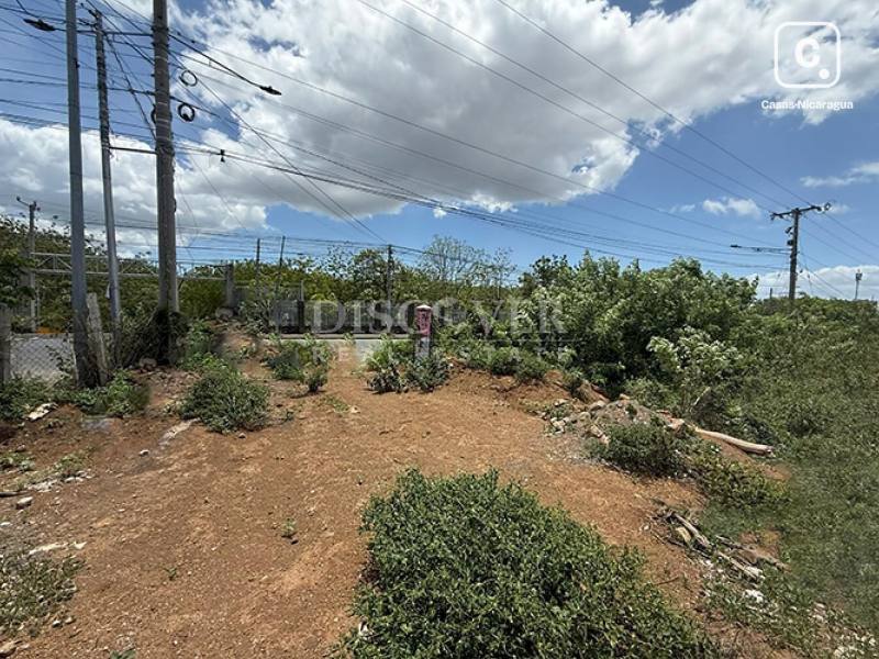 Terreno en venta o alquiler en Villa Fontana, Managua – 10,896 varas²