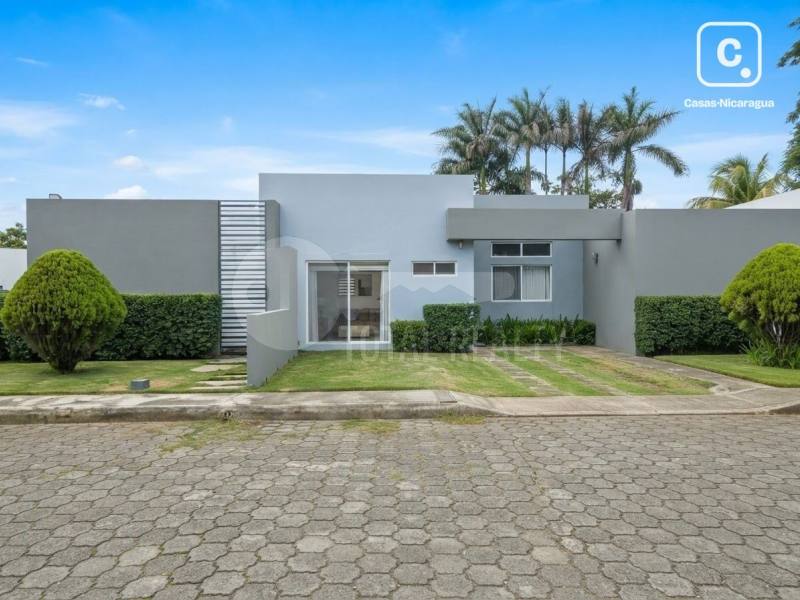 House for sale in Las Colinas