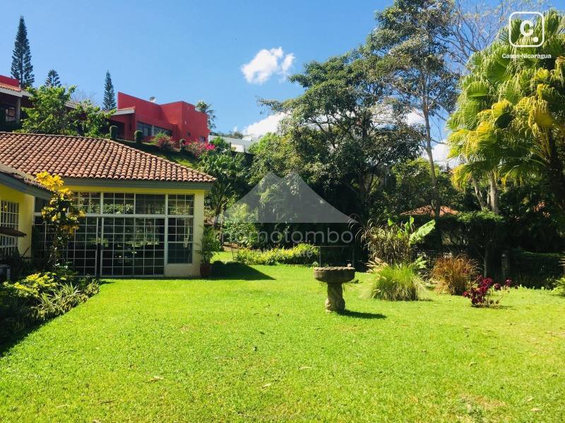 Casa en venta o alquiler en Villa Fontana Sur, Managua – 4 hab, 384 m²