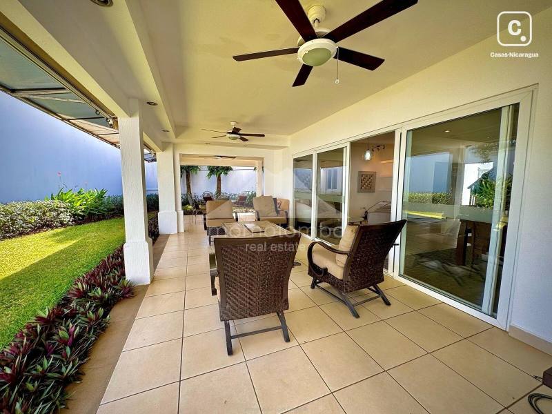 Casa en alquiler en Las Colinas, Managua – 4 hab, US$ 1,790/mes