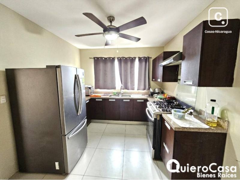 Casa en alquiler en Santo Domingo, Managua – 3 hab, US$ 1,650/mes