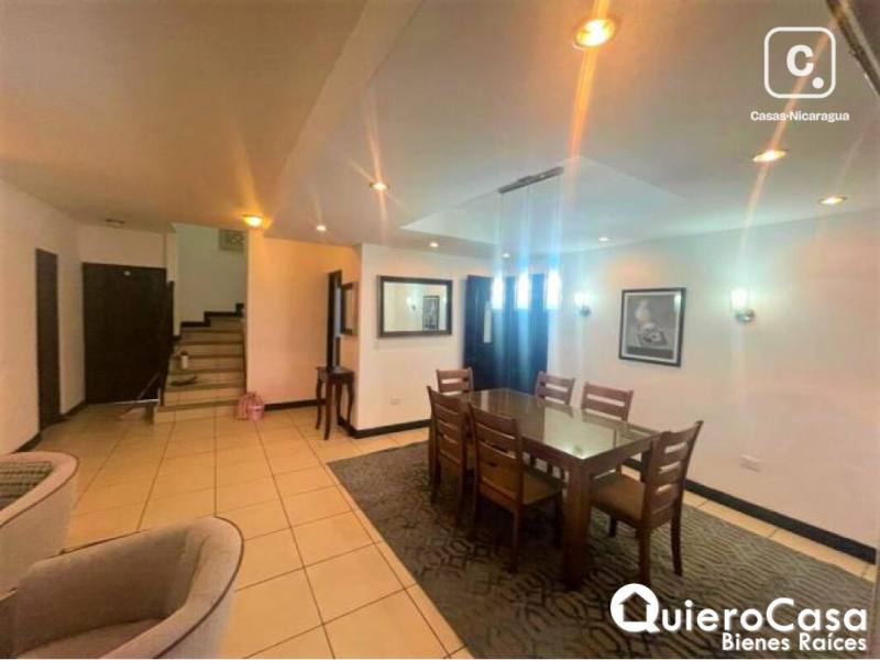 Casa en alquiler en Las Colinas, Managua – 4 hab, Ref QCCF1075