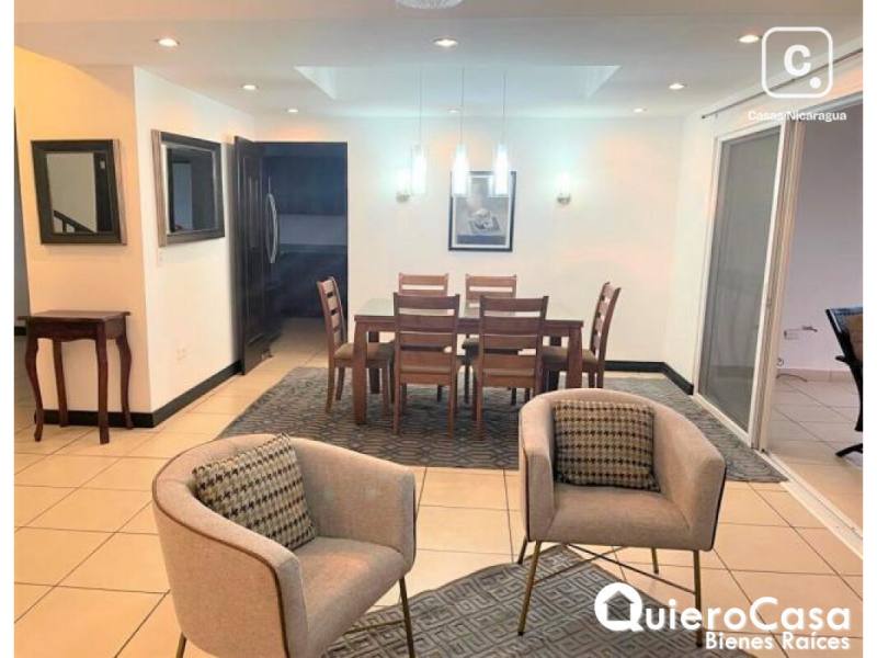 Casa en alquiler en Las Colinas, Managua – 4 hab, Ref QCCF1075