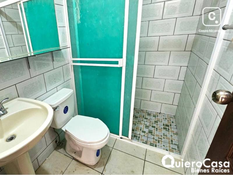 Casa en alquiler en Las Colinas, Managua – 3 hab, US$ 800/mes
