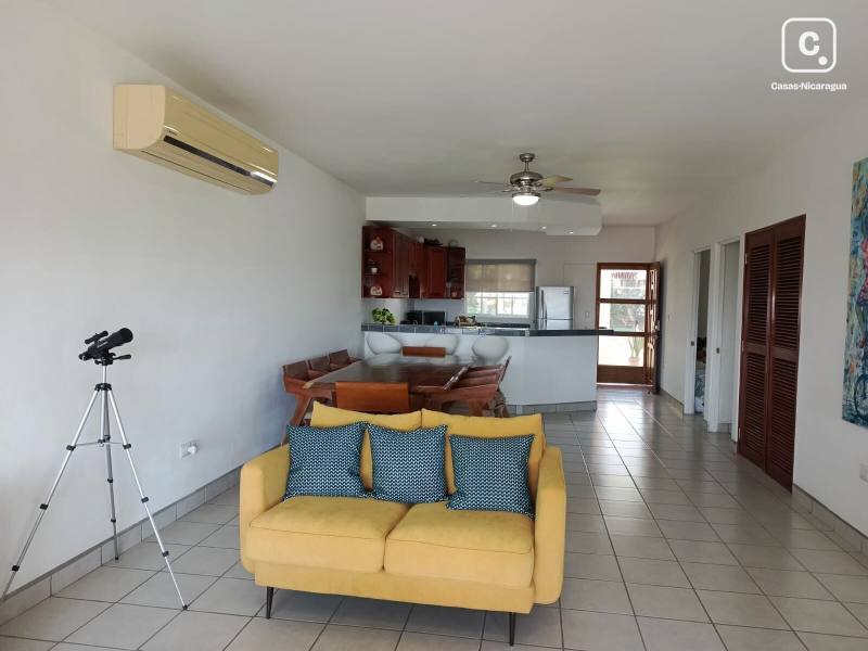 Apartment for rent in Granada – 2 beds, 215 m²