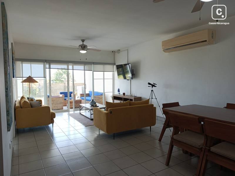 Apartment for rent in Granada – 2 beds, 215 m²