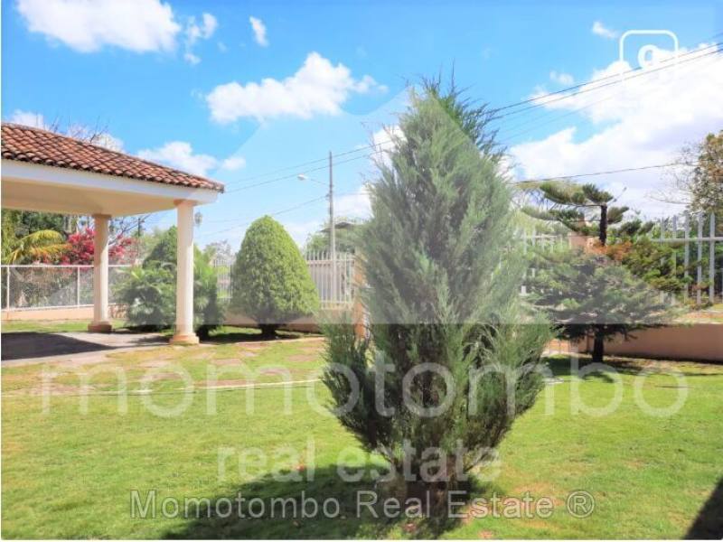 Casa en venta o alquiler en Carretera Vieja a León, Managua – 3 hab, 250 m²