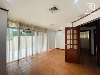 Office for rent in Managua – 61 m²