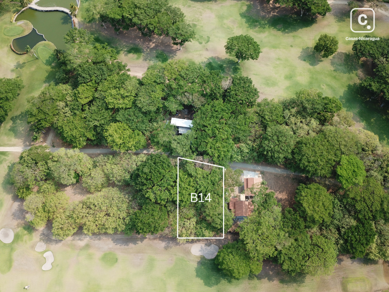 Hacienda Iguana Lot B14