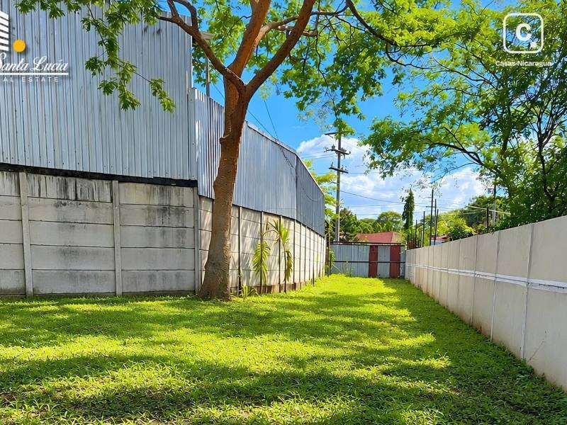 Lot for rent in Carretera Nueva León, Managua – 2,096 m²