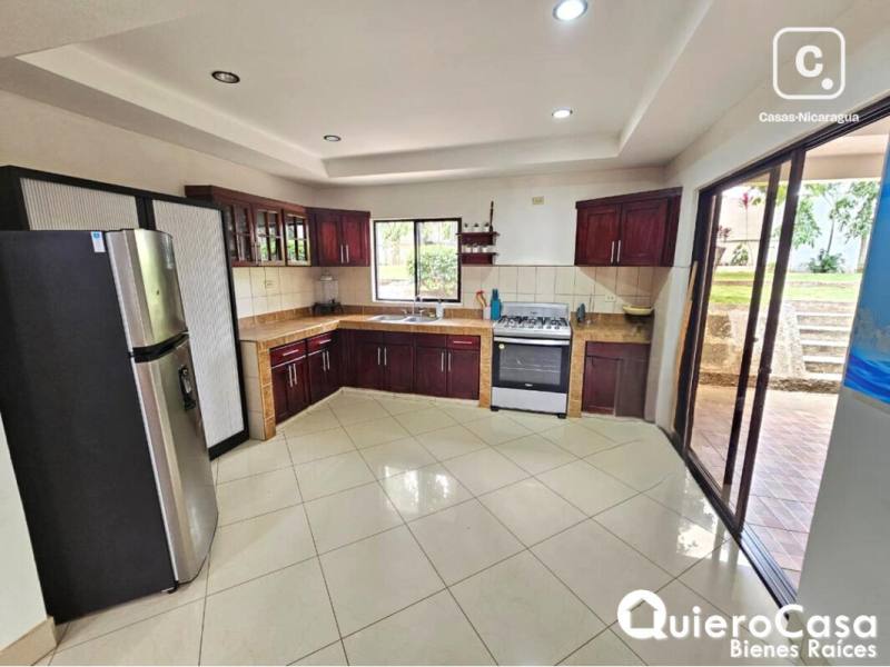 Casa en alquiler en Santo Domingo, Managua – 5 hab, 260 m², US$ 1,800/mes