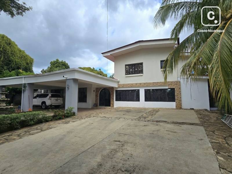 House for rent in Las Colinas, Managua – 6 beds, 450 m²