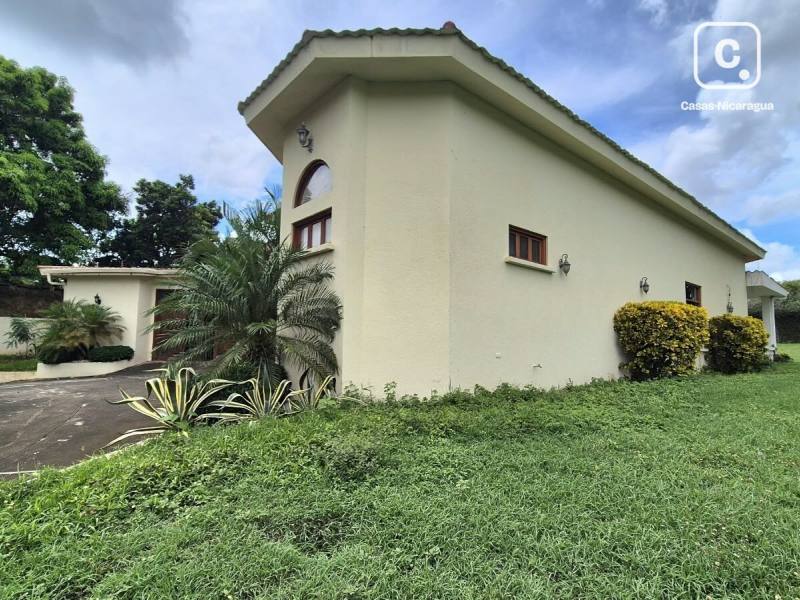 Apartamento en venta en Las Colinas, Managua – 4 hab, 498 m²