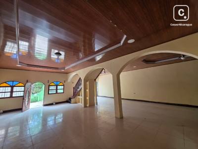 Casa en venta en Granada – 4 hab, 212 m²