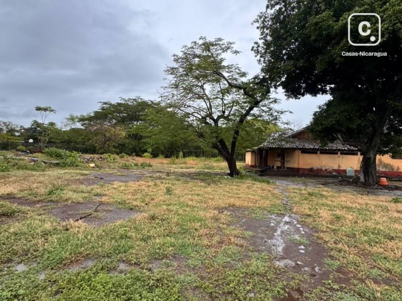 Terreno en venta en Granada – 7,566 varas²