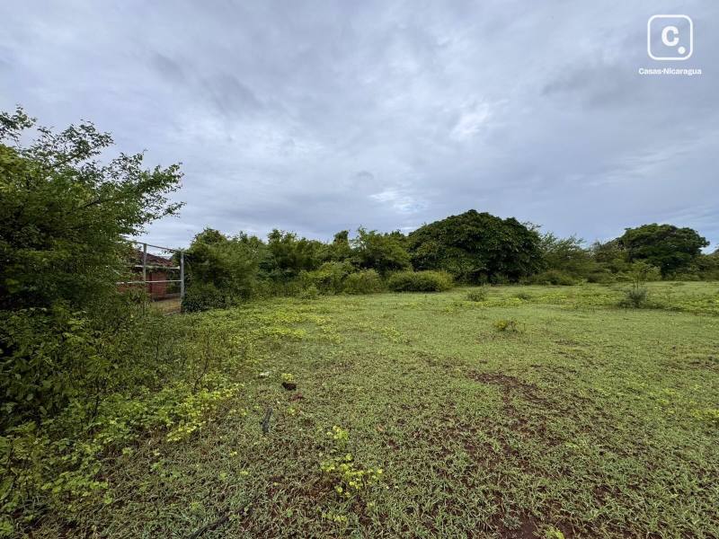 Terreno en venta en Granada – 3,537 varas²