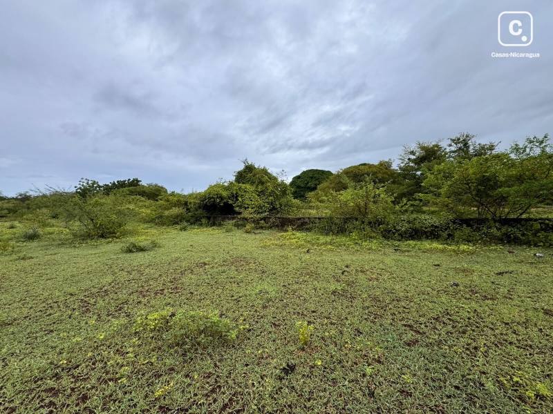 Terreno en venta en Granada – 3,537 varas²
