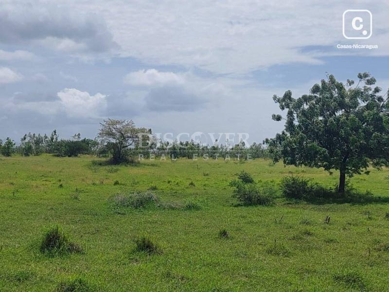 Terreno en venta en Villa Fontana, Managua – 29,768 varas²