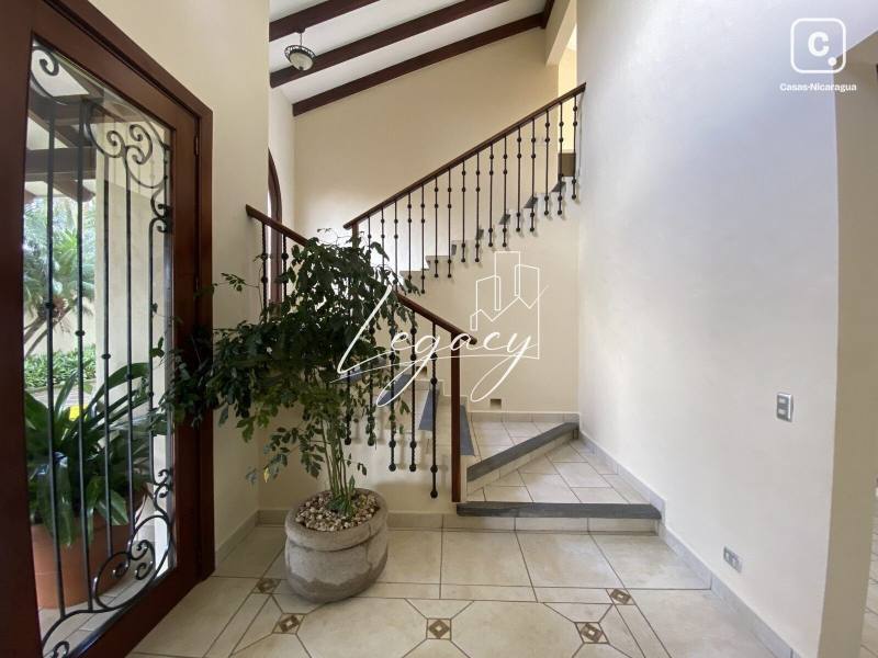 House for sale in Santo Domingo, Managua – 4 beds, 496 m², US$ 560,000