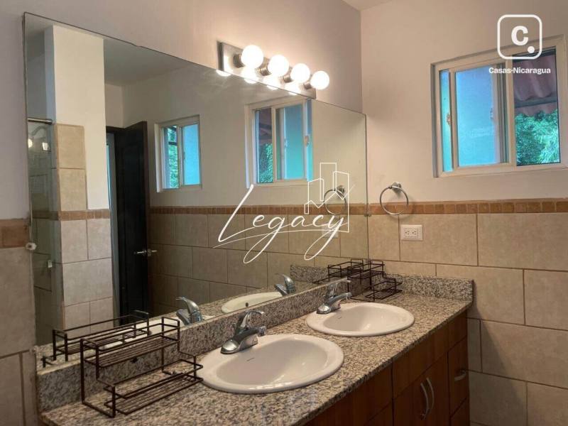 House for rent in Las Colinas, Managua – 3 beds