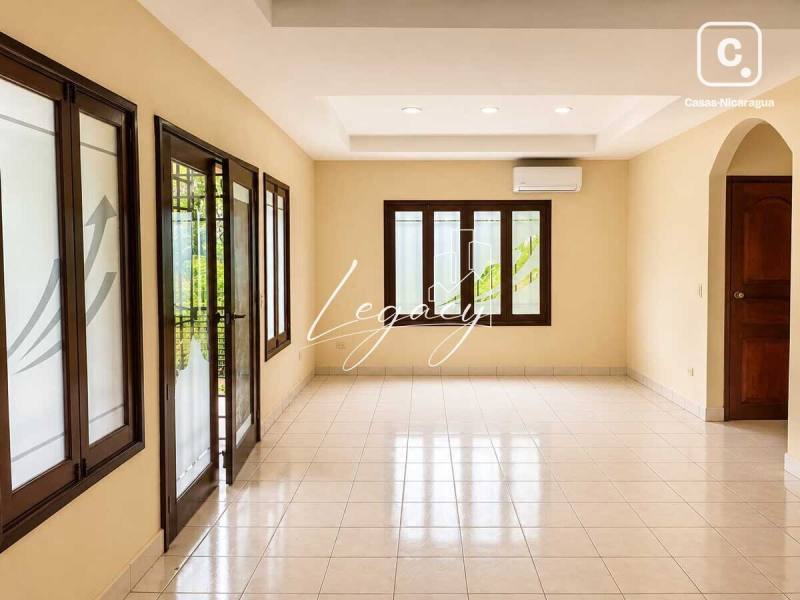 House for rent in Villa Fontana, Managua – 180 m²